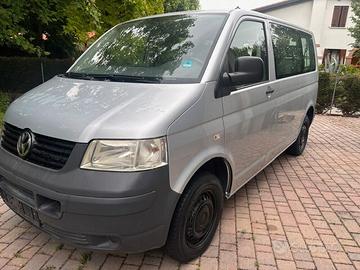 Volkswagen Multivan 2.5 TDI/130CV Comfortline 9 po