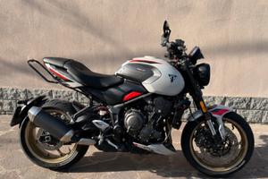 Trident 800