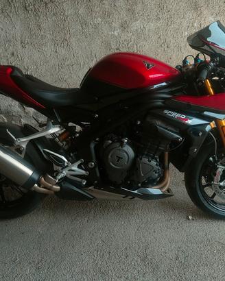 Triumph Speed triple 1200 RR