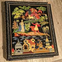 Scatola in legno russa vintage