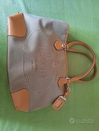 Borsa Prada tracolla shopper