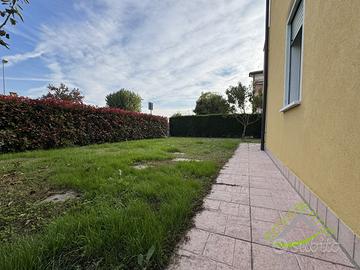 APPARTAMENTO AL PIANO TERRA CON GIARDINO