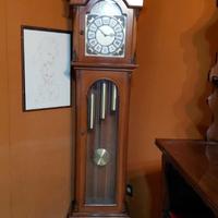 Orologio a pendolo da terra