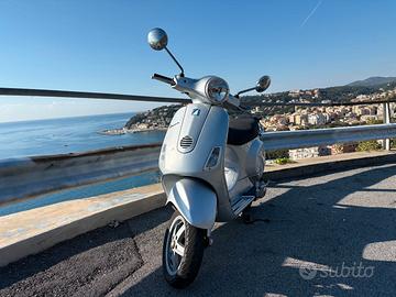 Vespa LX 150