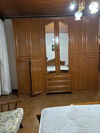 Camera da letto matrimoniale in legno completa