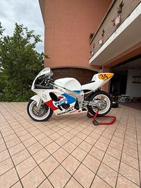 Suzuki gsx-r 600 srad 1997