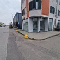 Negozio Cernusco sul Naviglio strada Padana