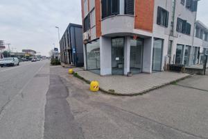 Negozio Cernusco sul Naviglio strada Padana