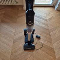 Aspirapolvere Electrolux Ultimate 800 come nuova  