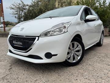 Peugeot 208 1.4 e-HDi 68 CV S&S robotizzato 5 port