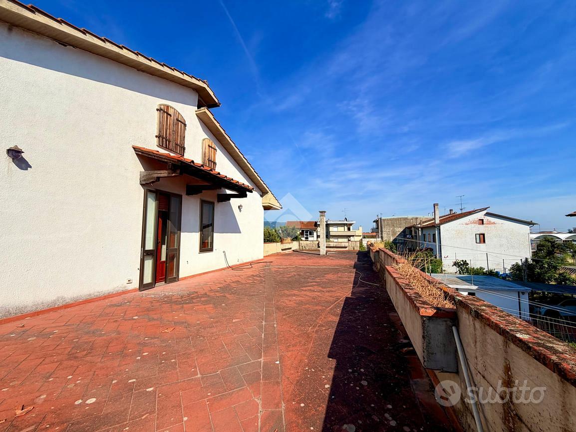 6 LOCALI A MONTEMURLO - Vista 2