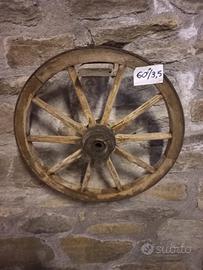 Ruota in legno da carro