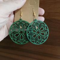 Orecchini in Legno Verde Scuro Intagliati 