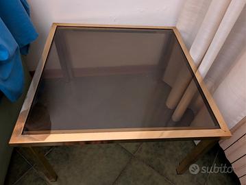 Tavolino da salotto  con piano in vetro 