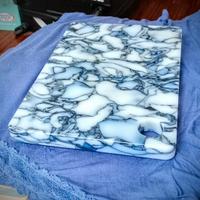 Tagliere effetto marmo molto d'impatto