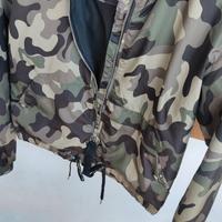 Impermeabile militare con cappuccio