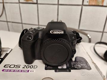 Canon EOS 200D+Obiettivi (18-55mm, 50mm F1.8)