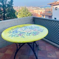 Tavolo da esterno pietra lavica con sedie