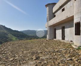 CASA INDIPENDENTE A LAUREANA CILENTO