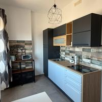 Monolocale Via Fiume Ascensore e portiere 450 eur