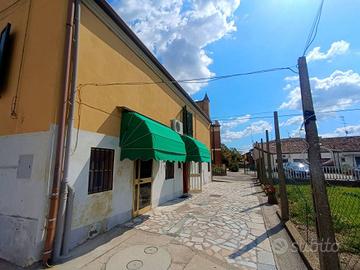 Villa di 153 m² con più di 5 locali e box auto a C