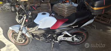 Suzuki GSR 600 (2007)
