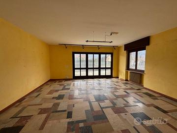 Immobile di 530 m² con più di 5 locali a Luserna S