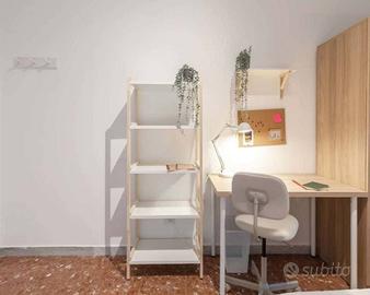 Stanza in appartamento di 120 m² a Roma