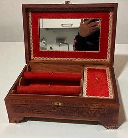 Scatola portagioie in legno intarsiato vintage