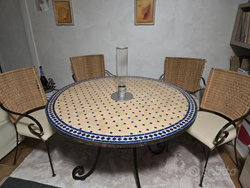 Tavolo e sedie in ferro battuto