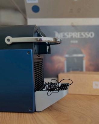 Macchina caffè nespresso pixie