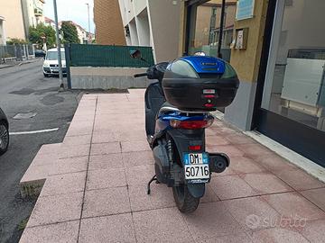Suzuki sixteen 150 anno 2009