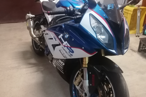Bmw s1000rr da copertina