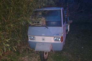 Ape 703 , con cassone grande