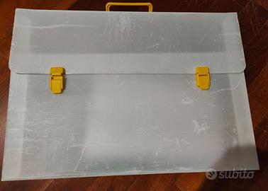 Cartellina, valigetta scolastica + squadrette