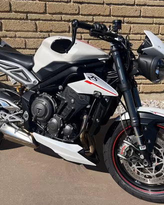 TRIUMPH Street Triple RS Abs