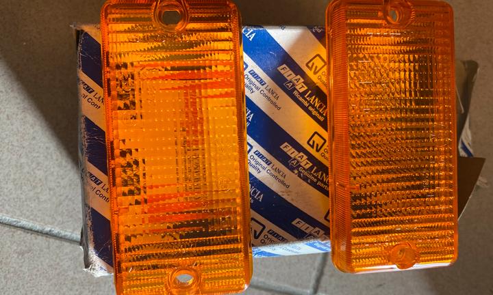 Ricambi vari per auto in descrizione