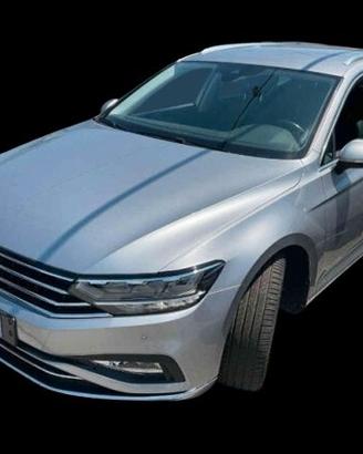 Volkswagen Passat VIII Variant 2.0 tdi Executive 2