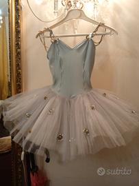 Tutù grigio perla decorato con paillettes