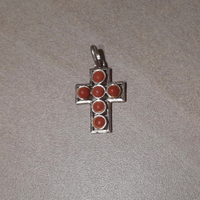 Ciondolo Croce in Argento e Corallo Rosso
