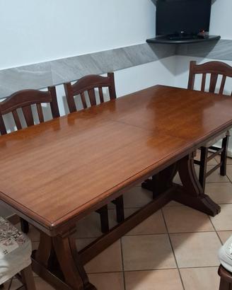 Tavolo in legno massello