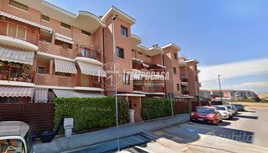 TRILOCALE CON GIARDINO E BOX AUTO