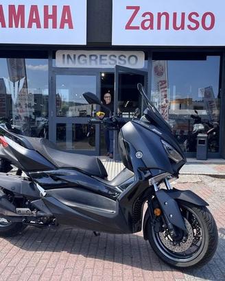 Yamaha X-Max 400