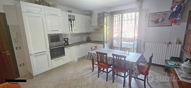 Appartamento di 96 m² con 3 locali e box auto a Ma