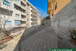 Appartamento ampia metratura con due cortili