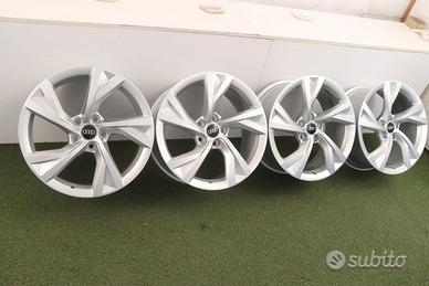 Cerchi in lega Audi A4 A5 18 ORIGINALI 8E0601025EJ