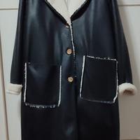 Cappotto nero. 