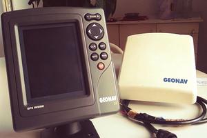 GEONAV 5  a colori ,come nuovo. 180 euro--NO MAPPE