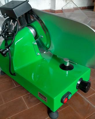 affettatrice 250 nuova in vari colori