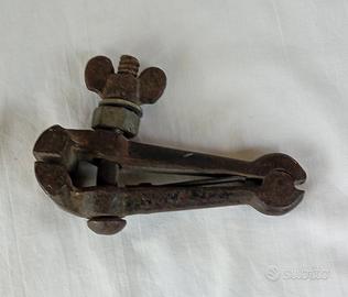 antica morsa morsetta in ferro 